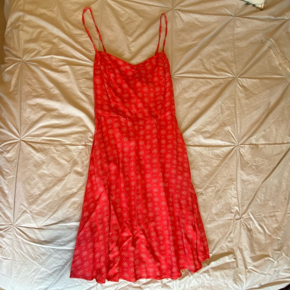 Summery Tomato smocked dress w/pockets.Never worn!